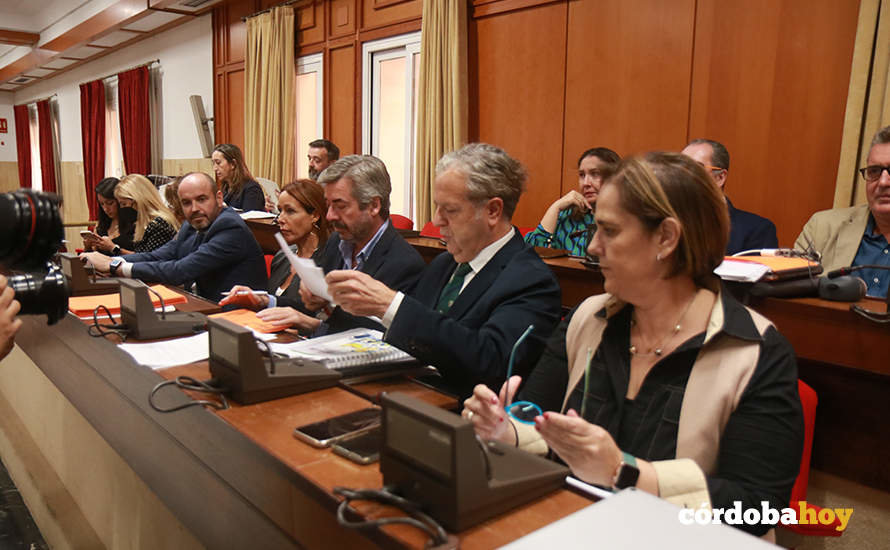 La bancada de la derecha en el Pleno de ordenanzas fiscales de 2023 FOTO RAFA MELLADO SENIOR