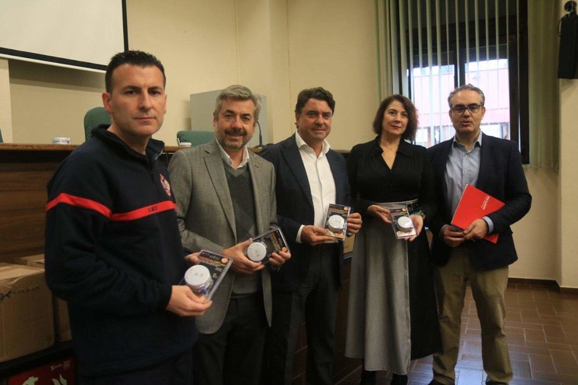 Presentación de la campaña para instalar 300 detectores de humo en hogares vulnerables de Córdoba