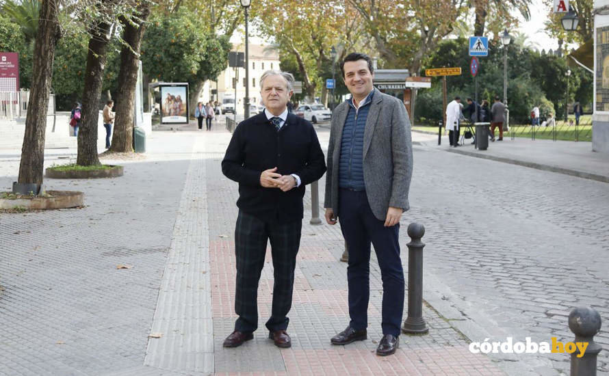 Salvador Fuentes y José María Bellido, en el tramo de la Avenida Doctor Fléming que se va a mejorar