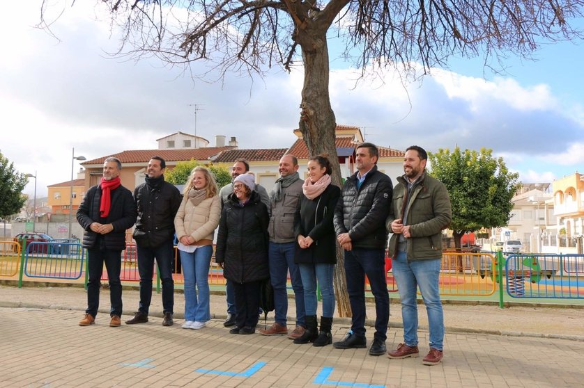 Miembros del Grupo de IU en la Diputación y del Grupo Municipal de IU en Baena, durante la visita a esta localidad