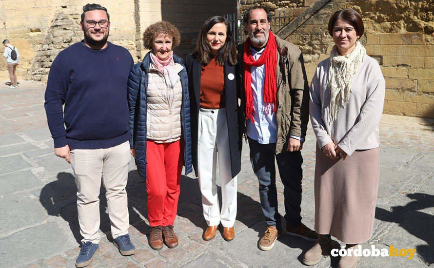 Ione Belarra con candidatos de Hacemos Córdoba
