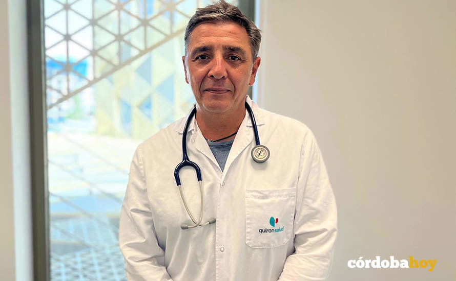 El doctor Jiménez Páez, geriatra del Hospital Quirónsalud Córdoba