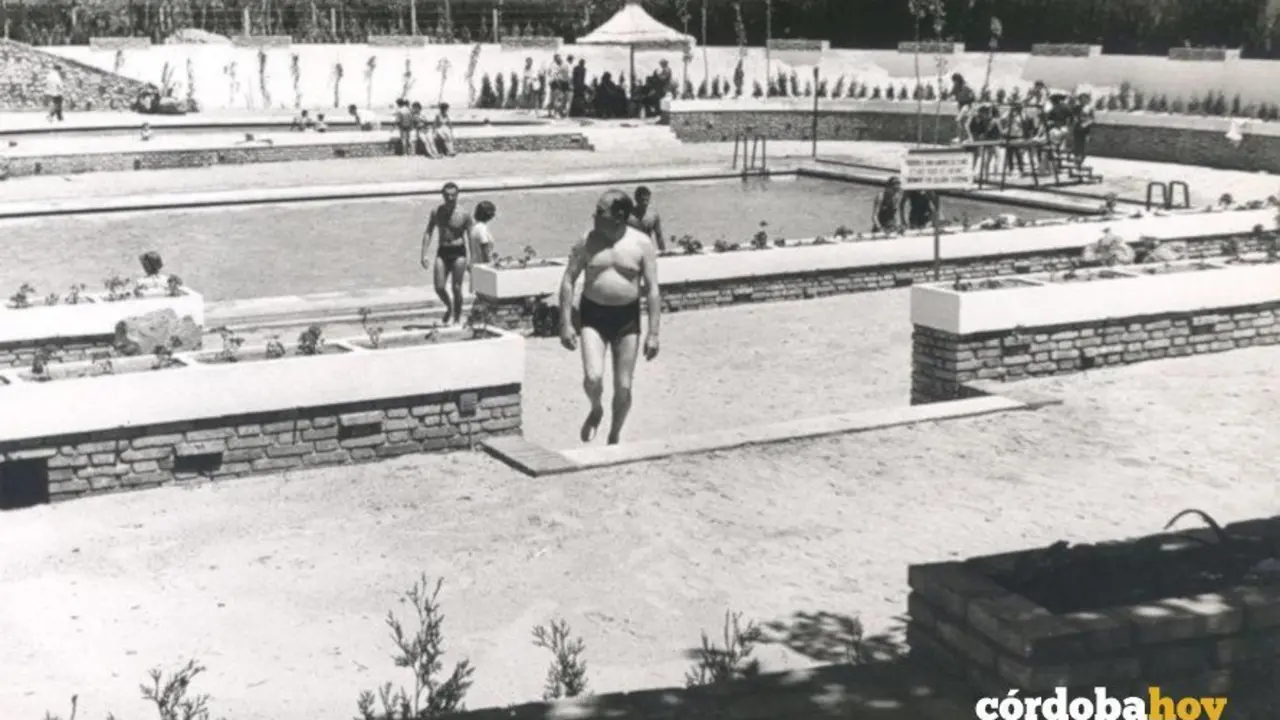 Piscina Muncipal de C&oacute;rdoba en 1963