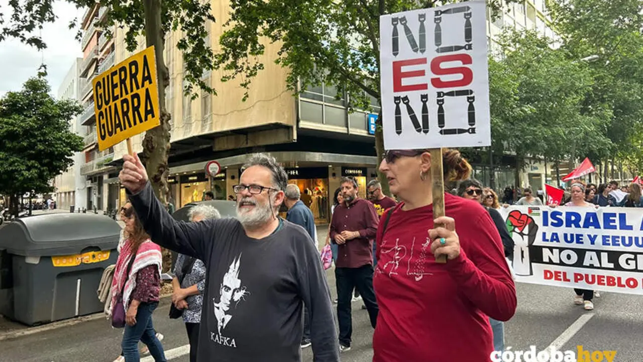 Manifestaci&oacute;n 'No a la guerra' en C&oacute;rdoba