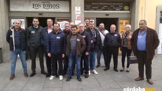 Miembros del sindicato CTA en la estaci&oacute;n de autobuses