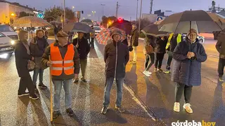 Corte de la carretera A-431 para reclamar un nuevo centro de salud en Villarrubia FOTO DISTRITO VILLARRUBIA