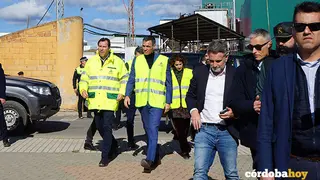 Llegada de &Oacute;scar Puente y Pedro S&aacute;nchez a Adamuz, en ua imagen de archivo FOTO YOLANDA PEDROSA