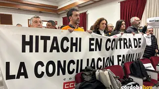 L&iacute;deres de CCOO y plantilla de Hitachi se manifestaron en le pasado Pleno ordinario de febrero 2026