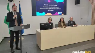 Adolfo Molina interviene, observado por Roc&iacute;o Blanco, sentada entre Blanca Torrent y Antonio D&iacute;az FOTO EUROPA PRESS