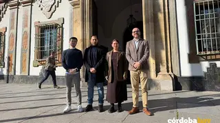 Representantes de IU a las puertas del Palacio de La Merced FOTO IU