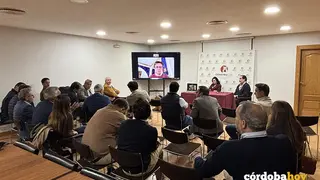Reuni&oacute;n de empresarios afectados por la huelga de gruistas en C&oacute;rdoba FOTO CONSTRUCOR