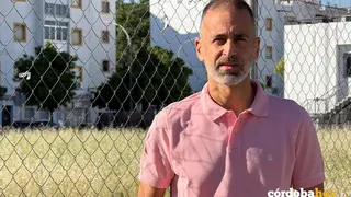 &Aacute;ngel Ortiz ante el solar donde estaba el antiguo Pabell&oacute;n de la Juventud del Distrito Sur FOTO PSOE