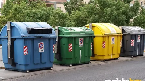 Contenedores antiguos, en una imagen de archivo
