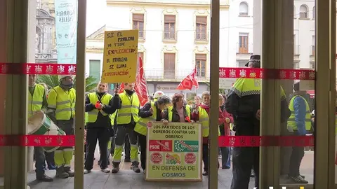 Cosmos protesta