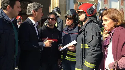 Lorite y bomberos