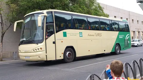 Autob&uacute;s de pasajeros