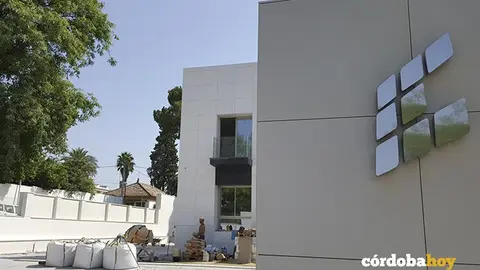 Uniel&eacute;ctrica