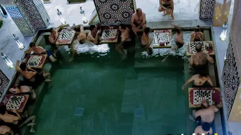 ajedrez en el agua