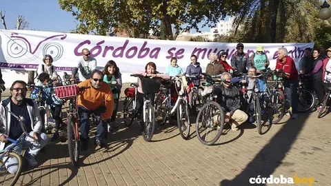 Manifestaci&oacute;n en bici por el clima