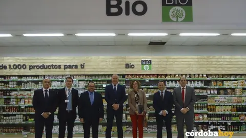 Rafael Peral, secretario general de Agricultura de la Junta, en la reuni&oacute;n con Carrefour