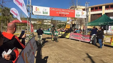 MOUNTAIN BIKE