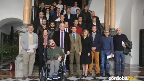 Foto de familia tras la firma de convenios de la Diputaci&oacute;n con su presidente, Antonio Ruiz, y su delegado de Deportes, Mart&iacute;n Torralbo, a la cabeza