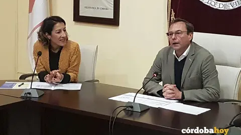Auxiliadora Pozuelo, presidenta de Epremasa, y Francisco Palomares, alcalde de Villafranca