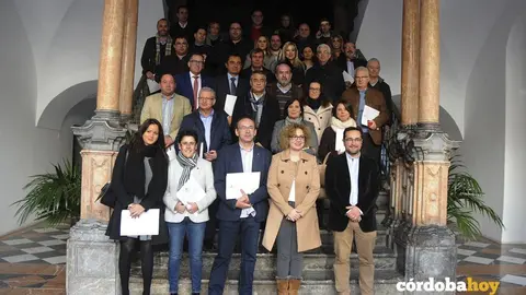 La delegada de Cultura de Diputaci&oacute;n, Marisa Ruz, con los firmantes de los convenios