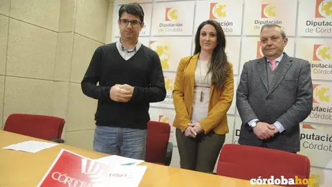 El teniente alcalde de C&oacute;rdoba, Pedro Garc&iacute;a, la delegada de Turismo de Diputaci&oacute;n, Carmen G&oacute;mez, y su hom&oacute;logo de la Junta, Francisco Alcalde