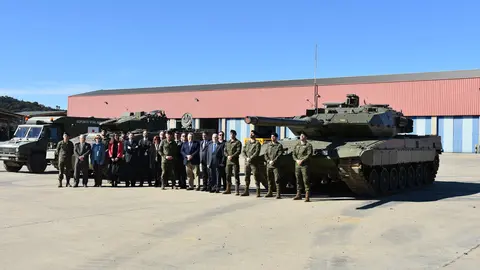 Miembros de CECO en la base militar de Cerro Muriano