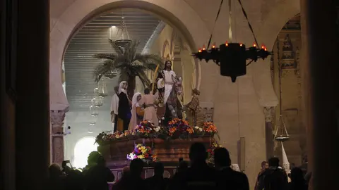 CORDOBA. 09/04/2017. SEMANA SANTA 2017. DOMINGO DE RAMOS. LA BORRIQUITA POR LA CATEDRAL. FOTO: ROLDAN SERRANO. CORDOBA HOY.
