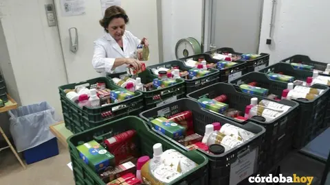 Reparto de alimento en el Hospital San Juan de Dios de C&oacute;rdoba