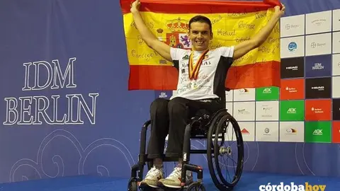 Paco Salinas con medallas
