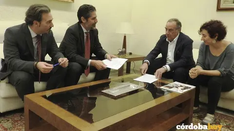 Firma de un convenio entre AsaCONVENIO CAJASUR ASAENEC