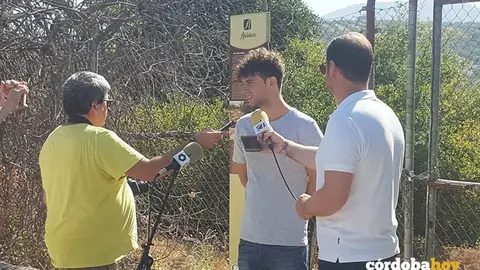 Fernando Mart&iacute;n, de Ciudadanos en Cabra, ante el yacimiento de Mitra