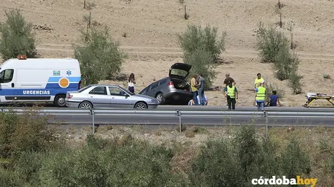 Accidente sin heridos en Zuheros 1