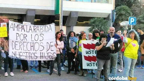 Protesta de ampas por el calor en las aulas 3