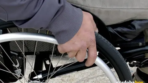 Persona en silla de ruedas