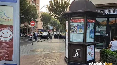 Quiosco de la ONCE en la Avenida de Los Almog&aacute;vares