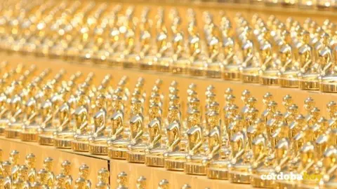 Piezas de oro legal en una imagen de archivo