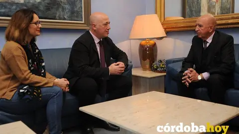Reunión con el cónsul