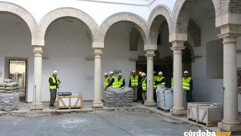 Ciudadanos y Palacio de Torrijos 2