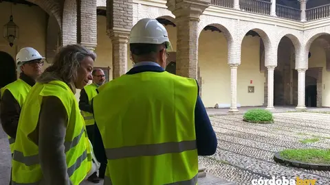 Ciudadanos y Palacio de Torrijos
