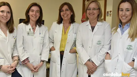  Cristina Pulido, Lucía Izquierdo, Josefina Vicente Rueda, Raquel Muñoz y Belén Martínez, son especialistas y residentes de la sección de infantil de la Unidad de Gestión Clínica de Radiodiagnóstico del Hospital Reina Sofía 