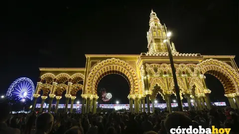 CORDOBA. 18/05/2018. FERIA DE MAYO 2018. VIERNES NOCHE DE FERIA. FOTO: ROLDAN SERRANO. CORDOBA HOY.