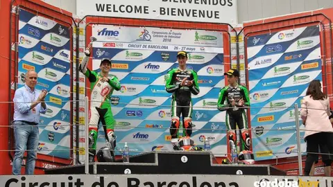 &Aacute;lex del Deza en el podio en segunda posici&oacute;n de Montmel&oacute;