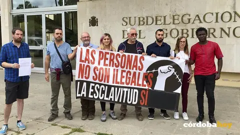 Los sindicatos se concentran por los derechos laborales en el campo cordobés