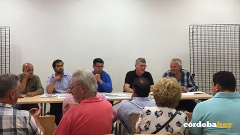 García se reúne con los vecinos de Trassierra