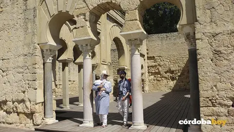 Visitantes en Medina Azahara