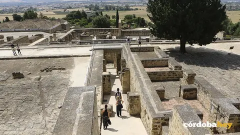 Visitantes en Medina Azahara
